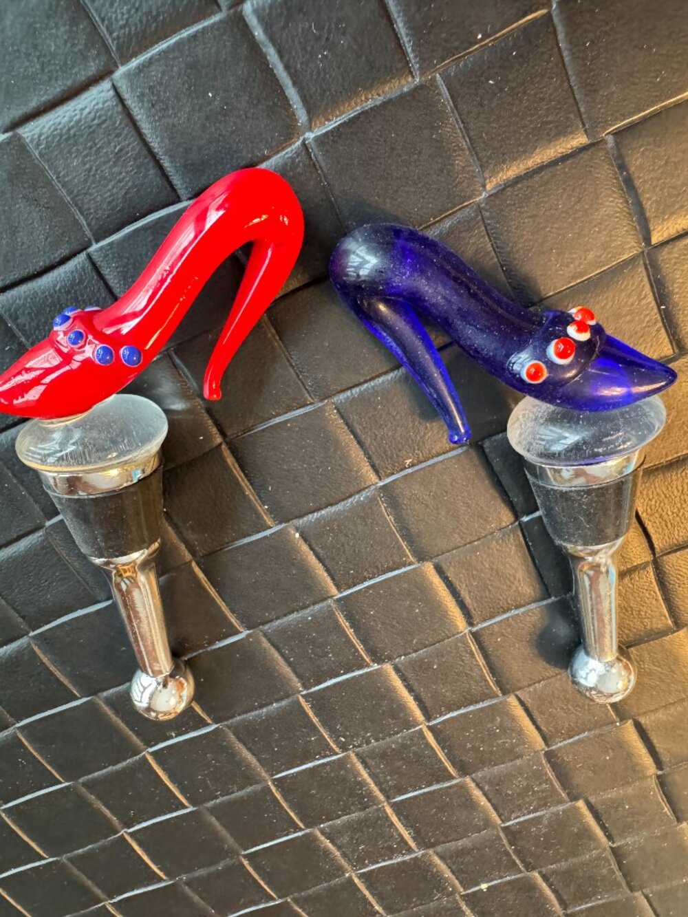 Pair of High Heel Stiletto Shoes Wine Glass Stoppers Red & Blue